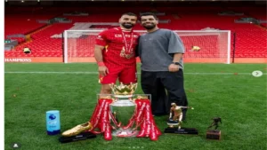 نصر صلاح: كيف تصدّر شقيق محمد صلاح وسائل التواصل الاجتماعي بعيدًا عن أضواء الشهرة؟